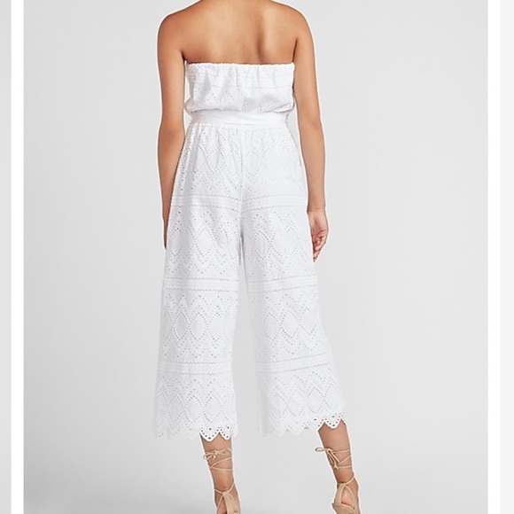 Strapless white culotte jumpsuit - Picture 2 of 5